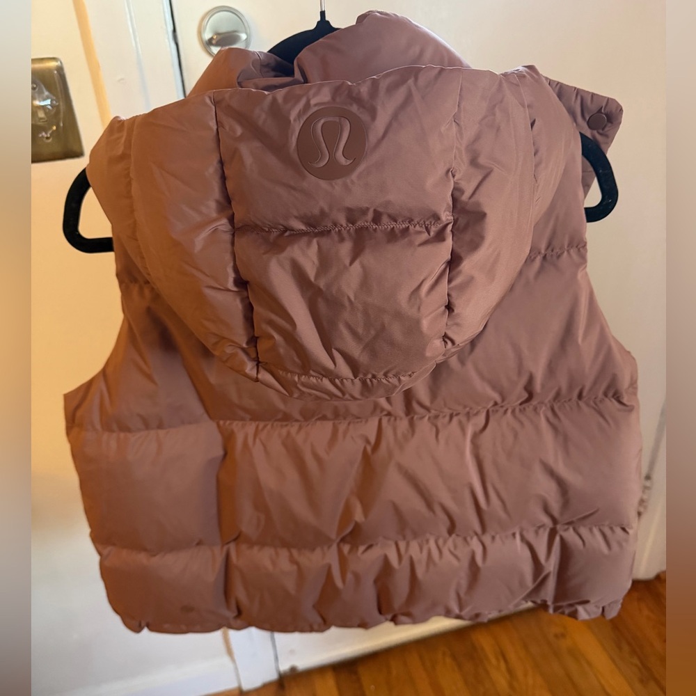 lululemon athletica Women's Wunder Puff Vest in Brown - Picture 2 of 3
